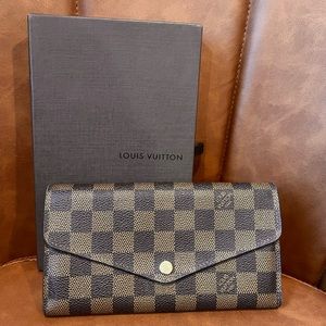 🎉SOLD🎉 Louis Vuitton Sarah Wallet in Damier Ebene